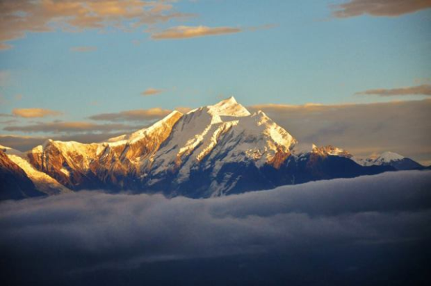 The Dhaulagiri range (6920m)